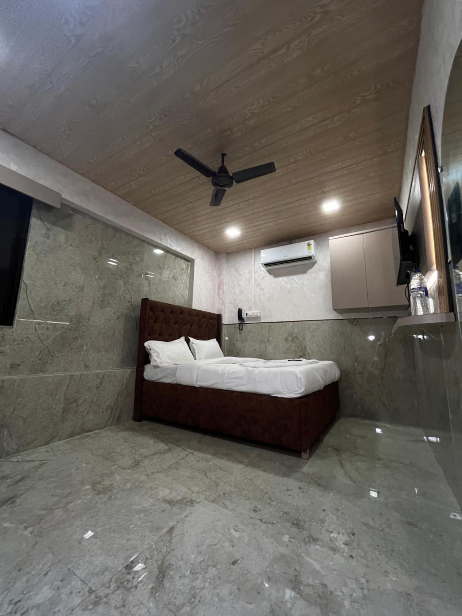 Hotel Newyork By Stayzy Rooms Bombay Værelse billede